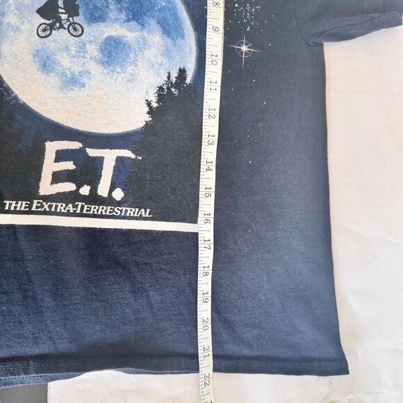 Universal Studios VINTAGE ET Phone Home Shirt Size Med if Lost Phone Home - Picture 6 of 6